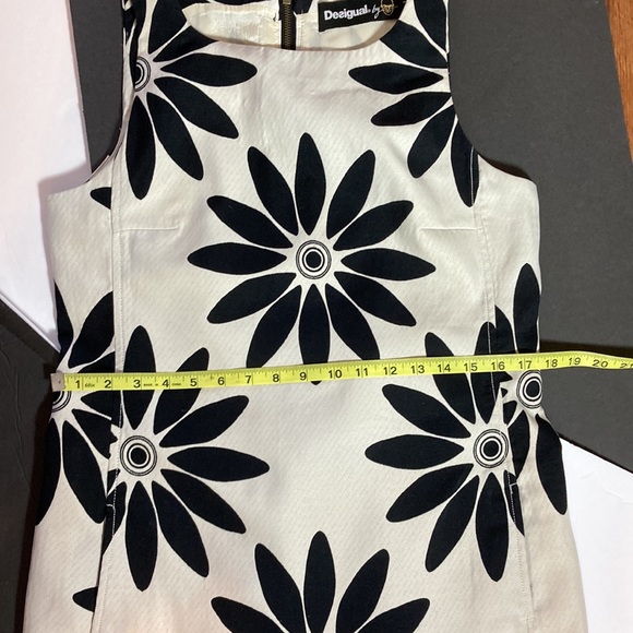 Desigual Floral Dress, Pockets! Black & White, Super Cute - Picture 4 of 8